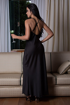Camisola sensual longa preta com fenda lateral
